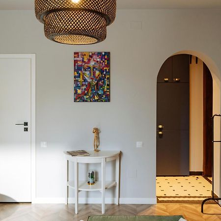 Petite Maison Sur Le Boulevard Bukurešť Exteriér fotografie