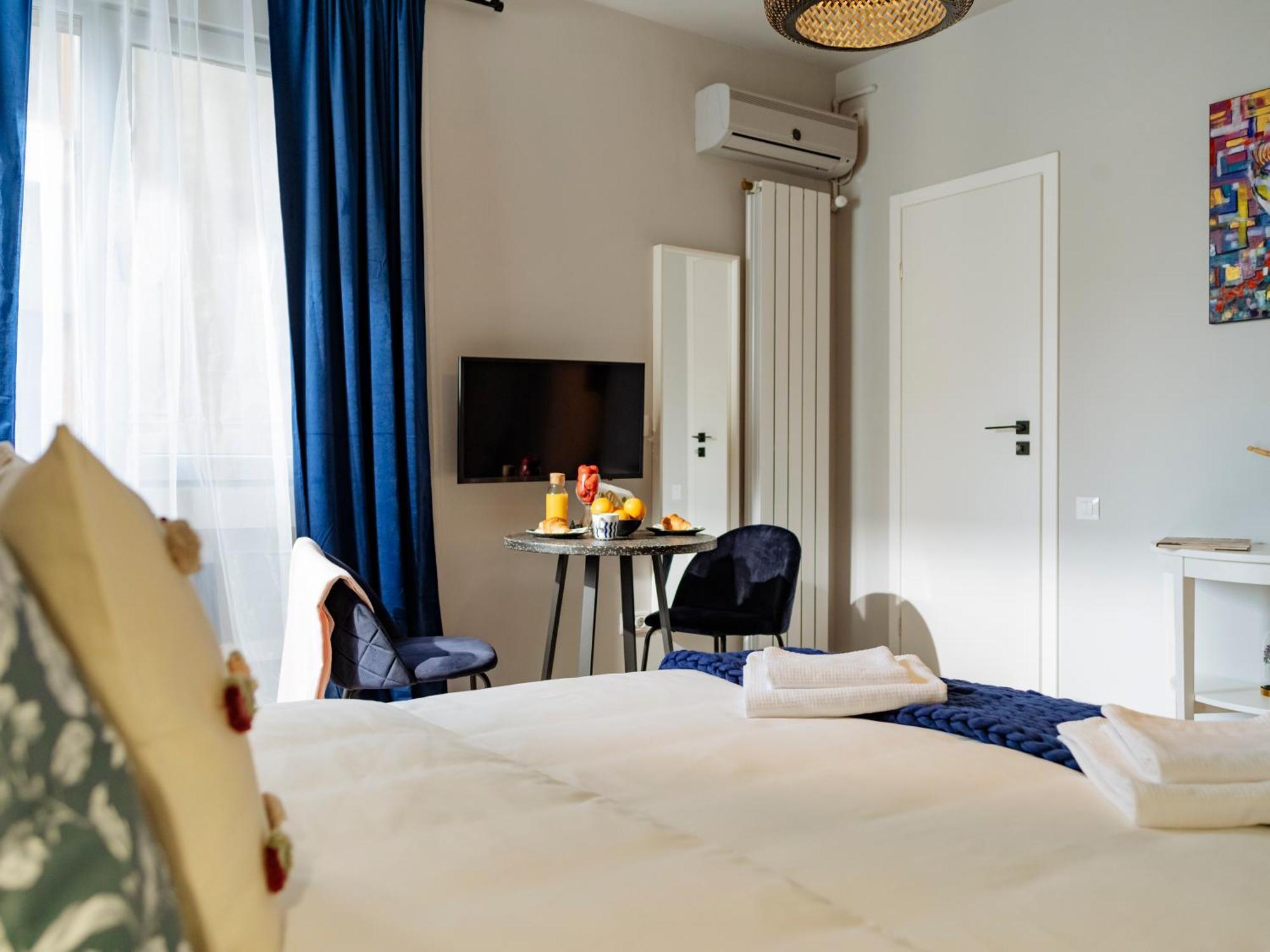 Petite Maison Sur Le Boulevard Bukurešť Exteriér fotografie
