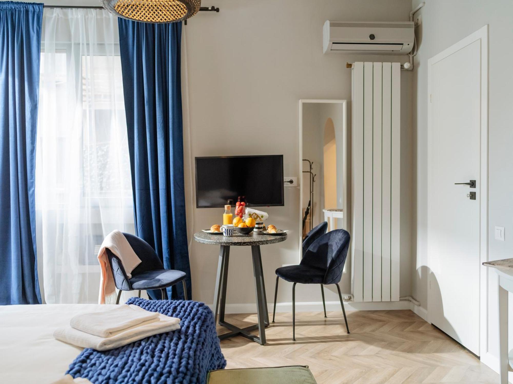Petite Maison Sur Le Boulevard Bukurešť Exteriér fotografie